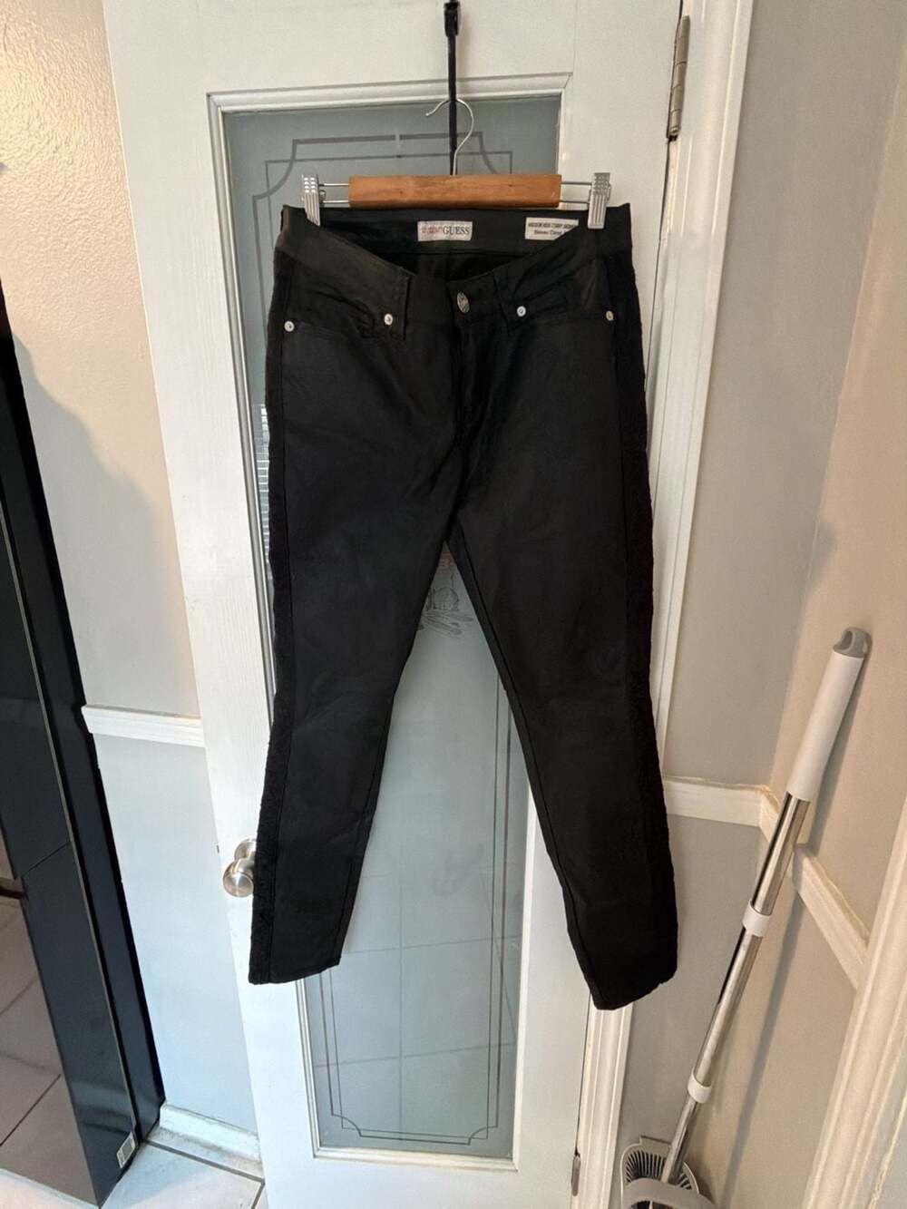 Guess Medium Rise Curvy Skinny Sienna Black Coated Denim Jeans with Lace Side